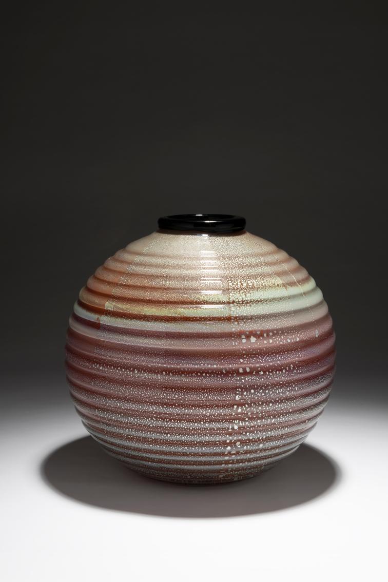 Vase A Costolature Orrizontali (Vase with Horizontal Ribs)