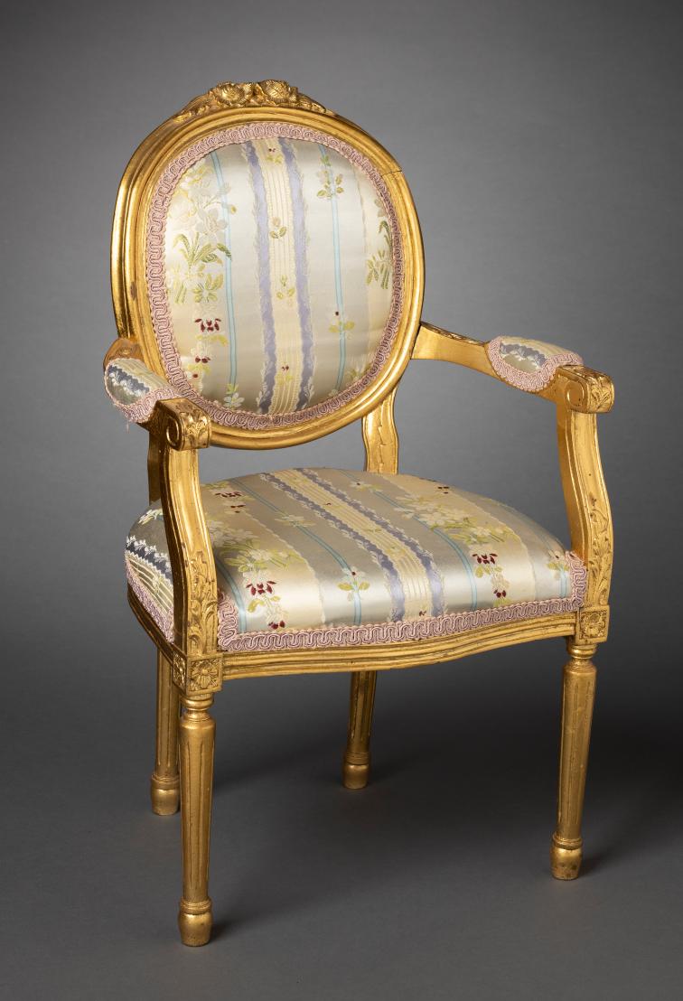 Armchair (Fauteuil en Cabriolet) in the Style of Louis XV