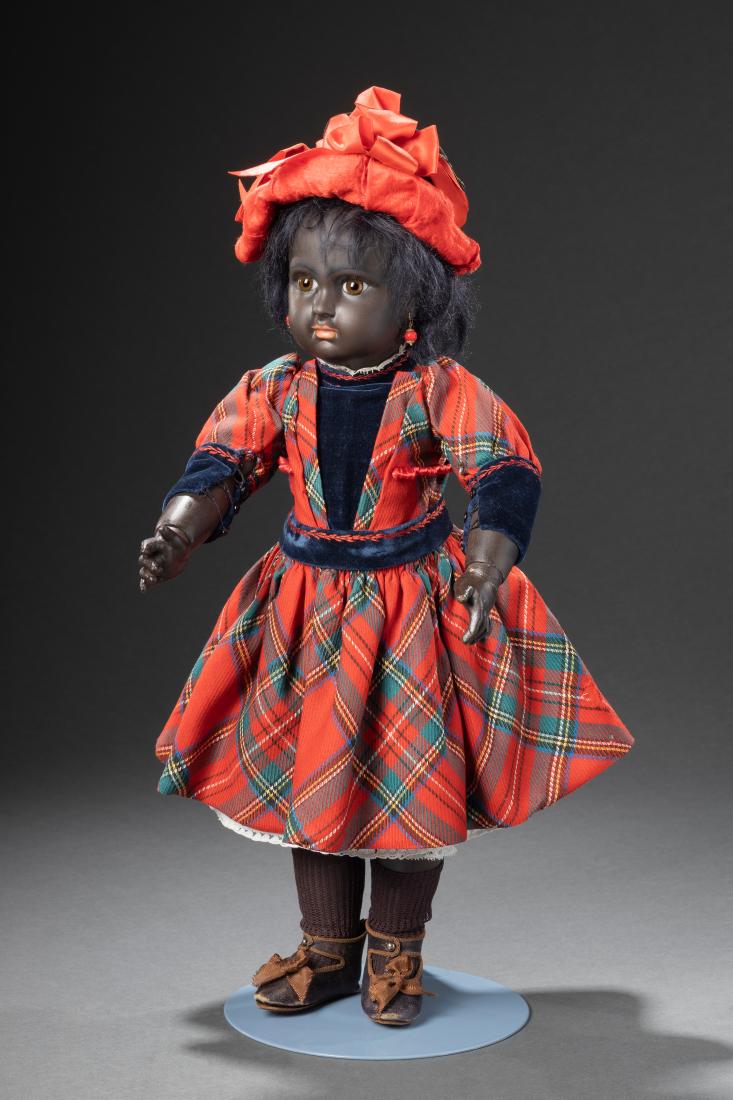 Bébé in Tartan Costume